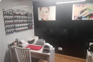 Our fully equipped salon can cater to your every need.  Including providing you with gel, infill, extensions and a good polish